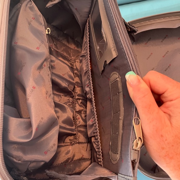 Swiss Hard case cosmetics or toiletry bag - Picture 2 of 4